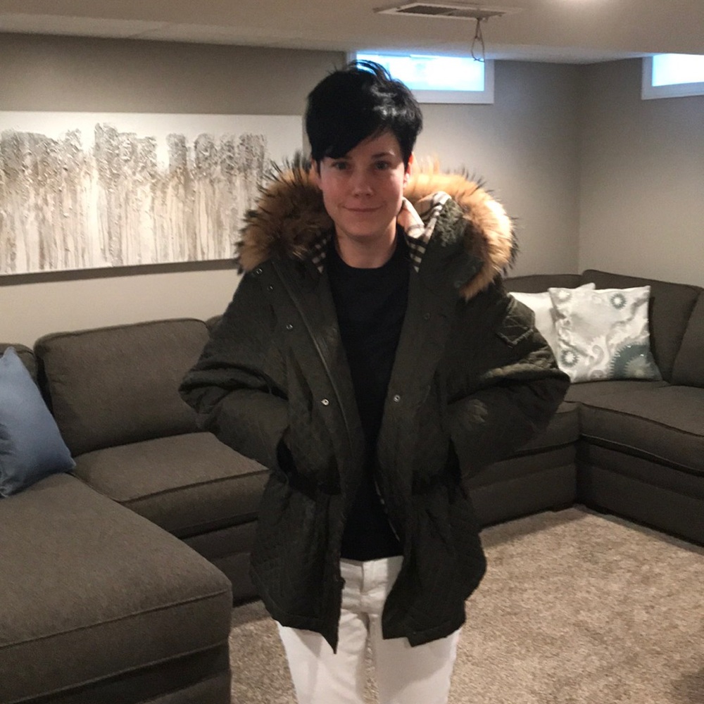 A Burberry women’s jacket - Picture 7 of 8